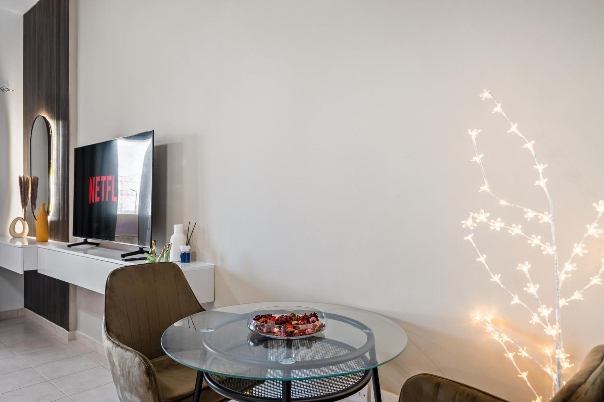 Newly Built Apt-discovery Garden شقة دبي